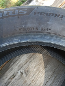 Шины 205/60R16 (1 фото из 5)