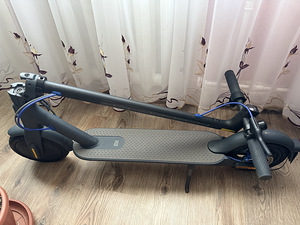 Электросамокат Xiaomi Mi Scooter 3 (5 фото из 5)