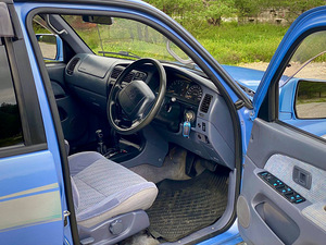 Toyota Hilux Surf 3.0 92kW (11 foto / 15)