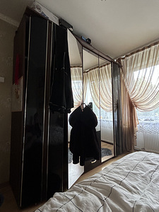 Продается шкаф с зеркалами (2 фото из 2)
