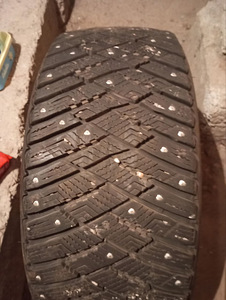 Rehv M+S 225/45 R17 (2 foto / 3)