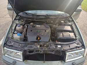 Skoda Octavia (9 фото из 9)
