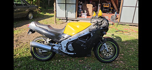 M,Yamaha FZR 1000 (1 foto / 4)