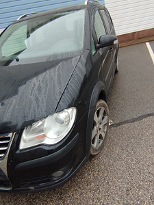VW Touran (3 фото из 8)