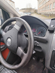 VW Touran (8 фото из 8)