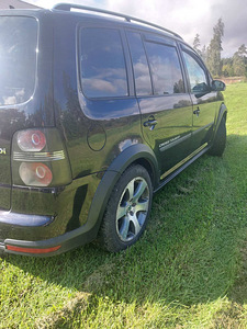 Volkswagen cross touran (1 foto / 8)