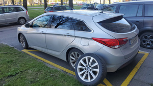 Hyundai i40 1.7 100kW (10 foto / 10)