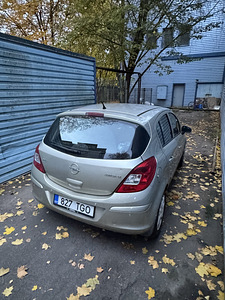 Opel Corsa (5 фото из 11)