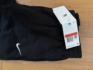 Nike uued dressipüksid, sildid küljes, hea hind (4 foto / 4)