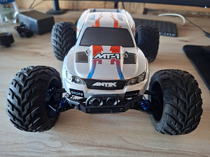 Electric offroad monstertruck 2.4GHz puldiauto (3 foto / 10)