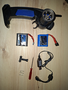 Electric offroad monstertruck 2.4GHz puldiauto (9 foto / 10)