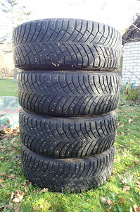 Talverehvid/naelrehvid velgedel, kasutatud 225/50 R18 (1 foto / 4)