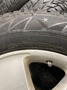 Talvised naastrehvid Mercedes velgedel. (3 foto / 6)