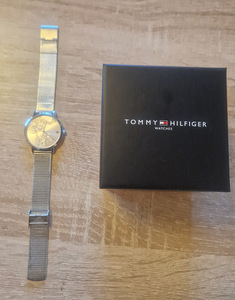 Часы Tommy Hilfiger (3 фото из 3)