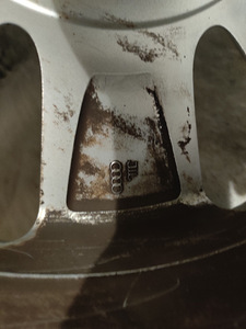 Komplektis rattad suverehvidega 245/45R18 (5 foto / 7)