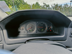 Volvo V70 (11 foto / 14)