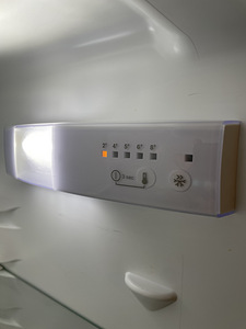 Встроенный холодильник Electrolux (холодильник) (7 фото из 8)