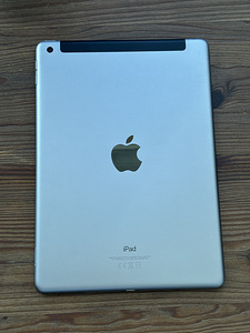 Apple iPad 9.7" (6th gen), Wi-Fi + Cellular, 32gb (4 foto / 5)