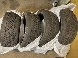 225/45 R18 Good Year M+S (2 foto / 3)