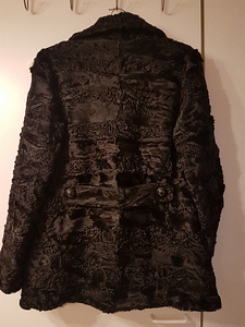 Шуба из каракуля (3 фото из 5)