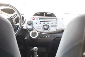 Honda Jazz, 1.4 73kW, bensiin, manuaal, 08/2009 (6 foto / 15)