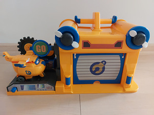 Super Wings, Donnie garaaz (5 foto / 5)