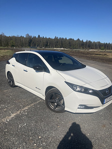 Nissan leaf (2 фото из 4)