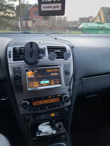 Toyota Avensis (9 foto / 9)