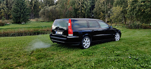 Volvo V70 Summum (3 foto / 12)