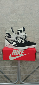 Nike Air (2 фото из 3)