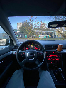 AUDI A4 AVANT 2.0 TDI 2006 (2 foto / 5)