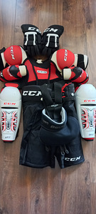 Hokivarustuse komplekt CCM YT L (3 foto / 6)