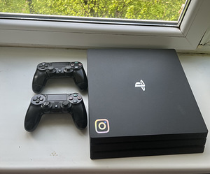 Playstation 4 pro (1 фото из 2)