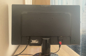 BenQ monitor (2 foto / 3)