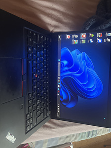 Lenovo T490s läpakas (2 foto / 3)