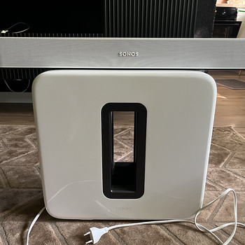 Sonos Beam Gen2. Sonos SUB (Gen 3)