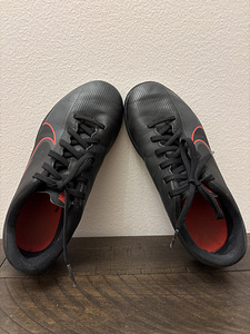Nike saalijalatsid 36,5 (2 foto / 3)