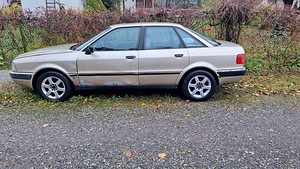 Продается Audi 80 (3 фото из 3)