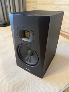 Adam Audio T7V (1 фото из 3)