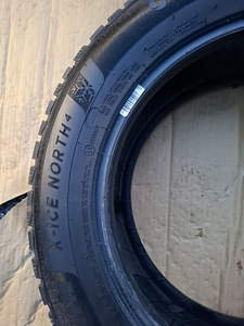 Mchelin x-ice north4 195/65R15 uueväärsed naastrehvid (4 foto / 5)