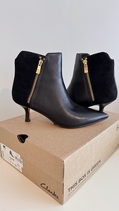 Clarks Violet 55 Zip Ankle Heel Boots saapad/saapad (1 foto / 10)