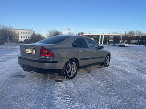 Volvo s60 (5 фото из 11)