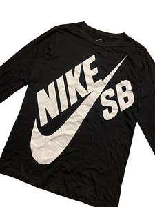 Лонгслив Nike SB (2 фото из 3)