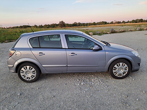 Opel Astra 1.4l 2007 (2 foto / 8)