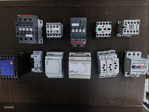 Tõstukikontaktorid, raadiojuhtimisplokid, elektrikaablid (4 foto / 4)