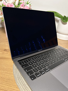 MacBook Pro 13-inch, 2019, Two Thunderbolt 3 ports (9 foto / 10)