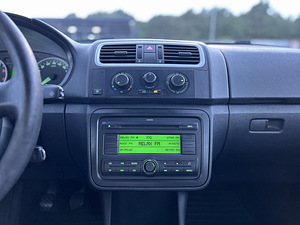 Škoda Fabia (10 foto / 11)