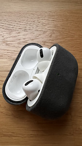 Apple AirPods Pro (2 фото из 2)