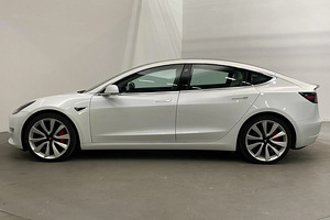 Tesla Model 3 Performance оригинальные диски R20 с шинами (5 фото из 5)