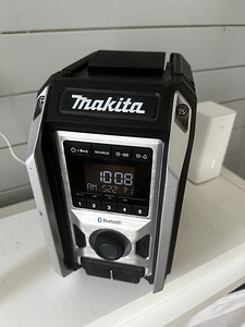 Makita DMR114 (1 foto / 1)